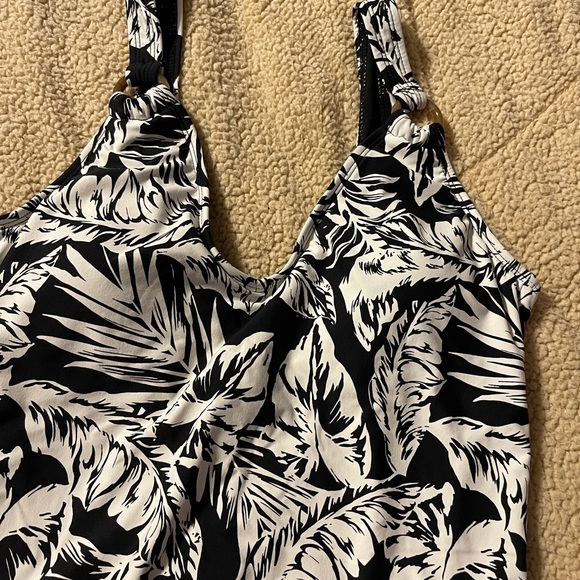 Catalina 1 Piece Swimsuit Sz S NWOT - Picture 4 of 6